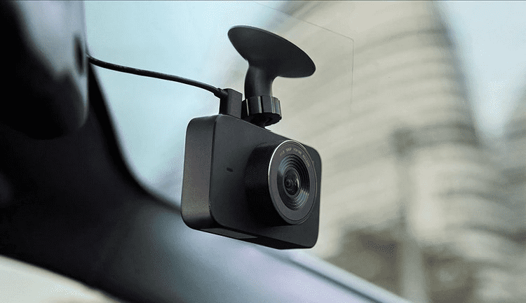 Пример фиксации видеорегистратора Xiaomi MiJia Car Driving Recorder Camera 1S на лобовое стекло